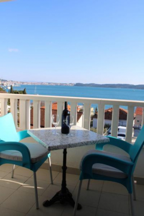 Отель Apartments Renata  Трогир